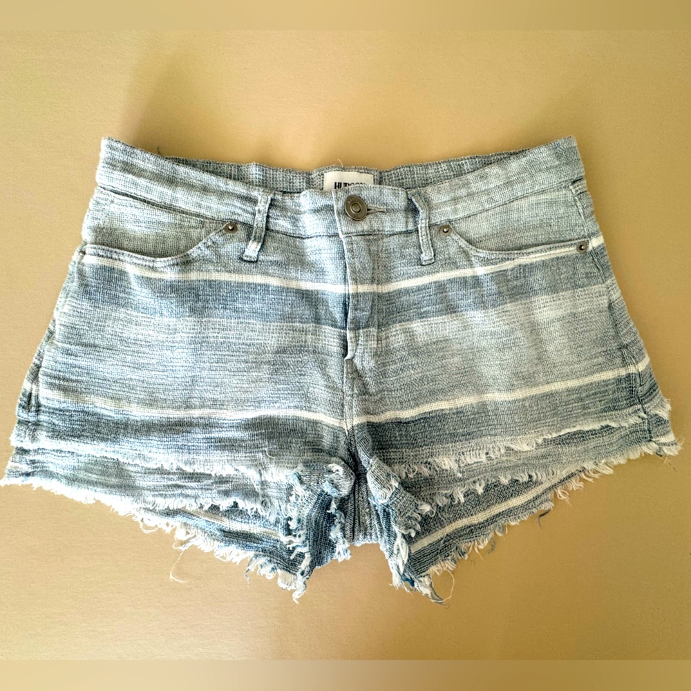 Hudson linen like light blue denim color shorts size 27